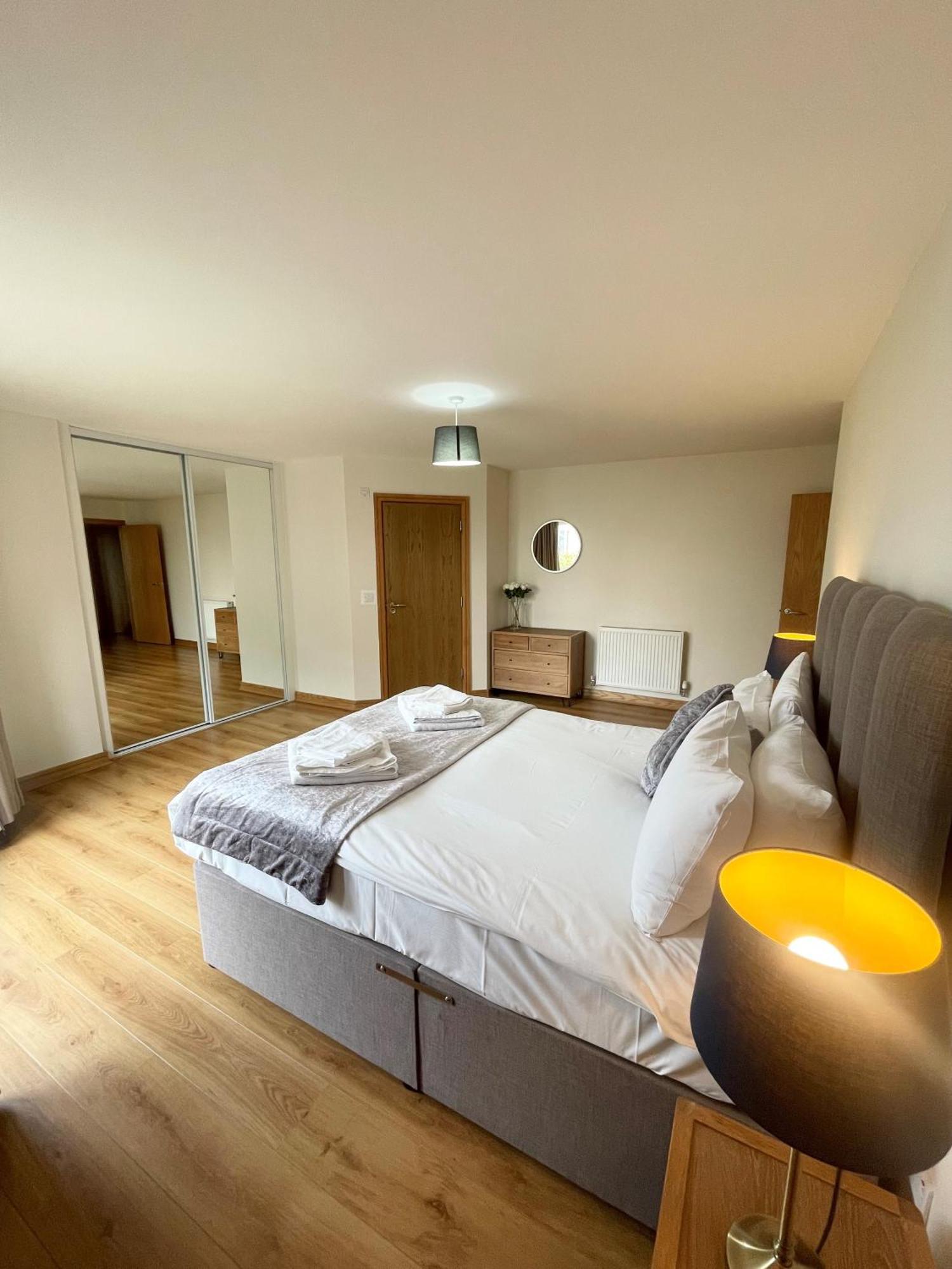 Blue Sky Apartments@Guildford Town Centre Экстерьер фото