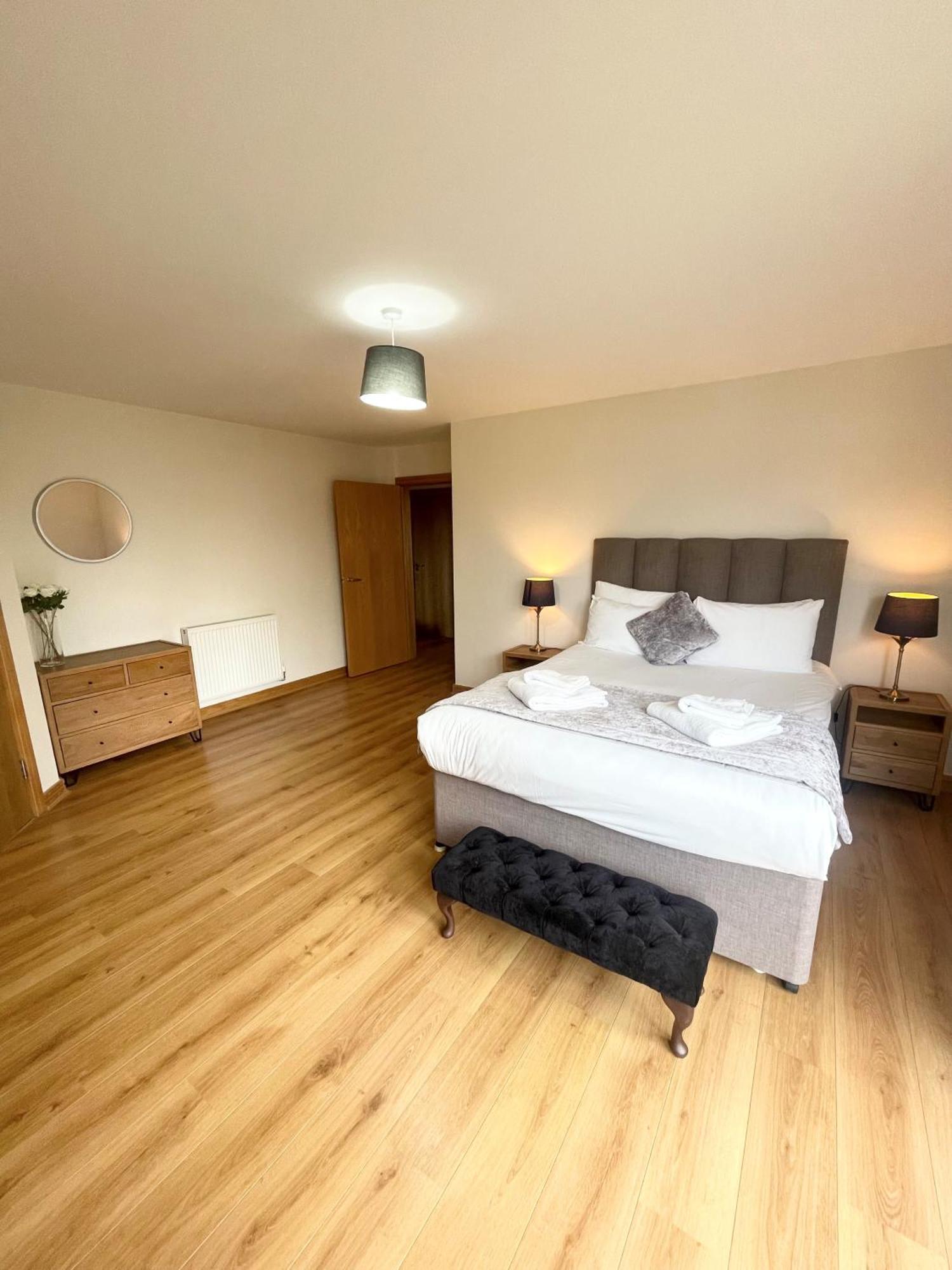 Blue Sky Apartments@Guildford Town Centre Экстерьер фото