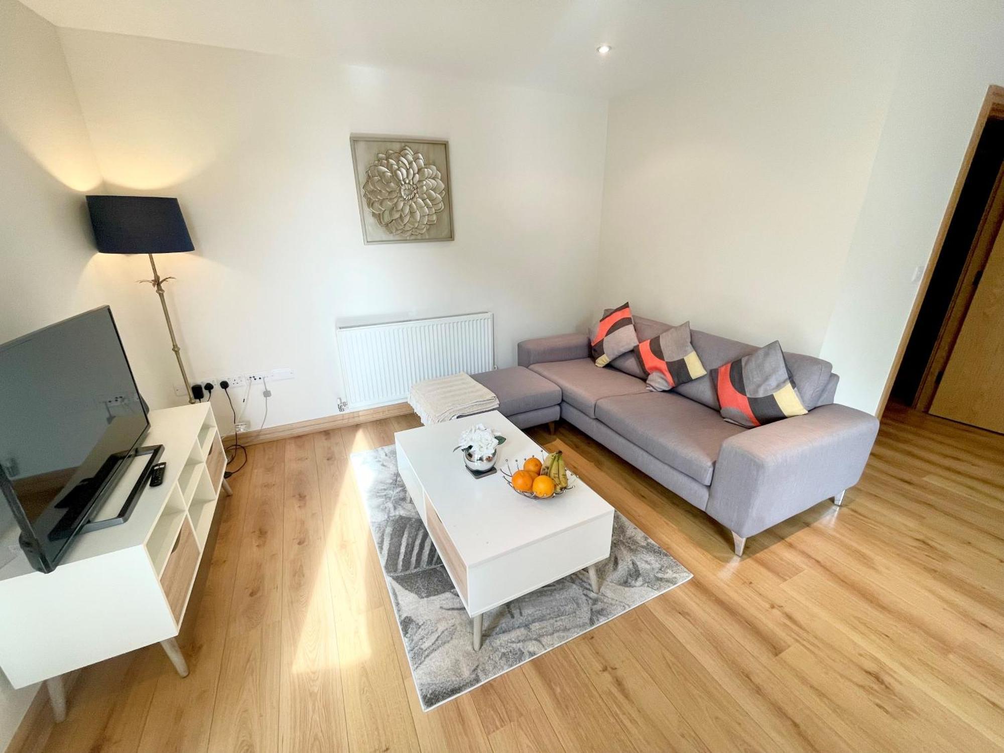 Blue Sky Apartments@Guildford Town Centre Экстерьер фото