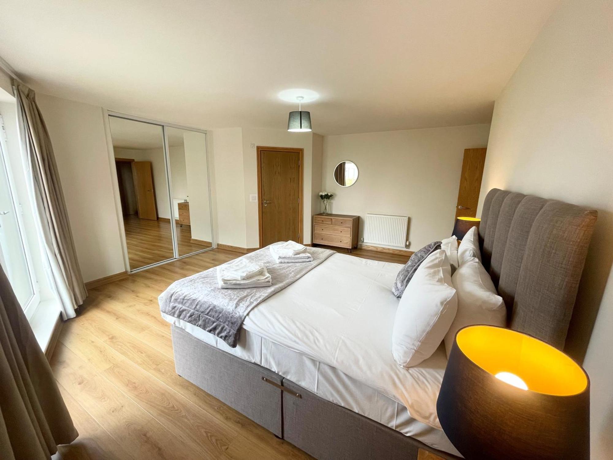 Blue Sky Apartments@Guildford Town Centre Экстерьер фото