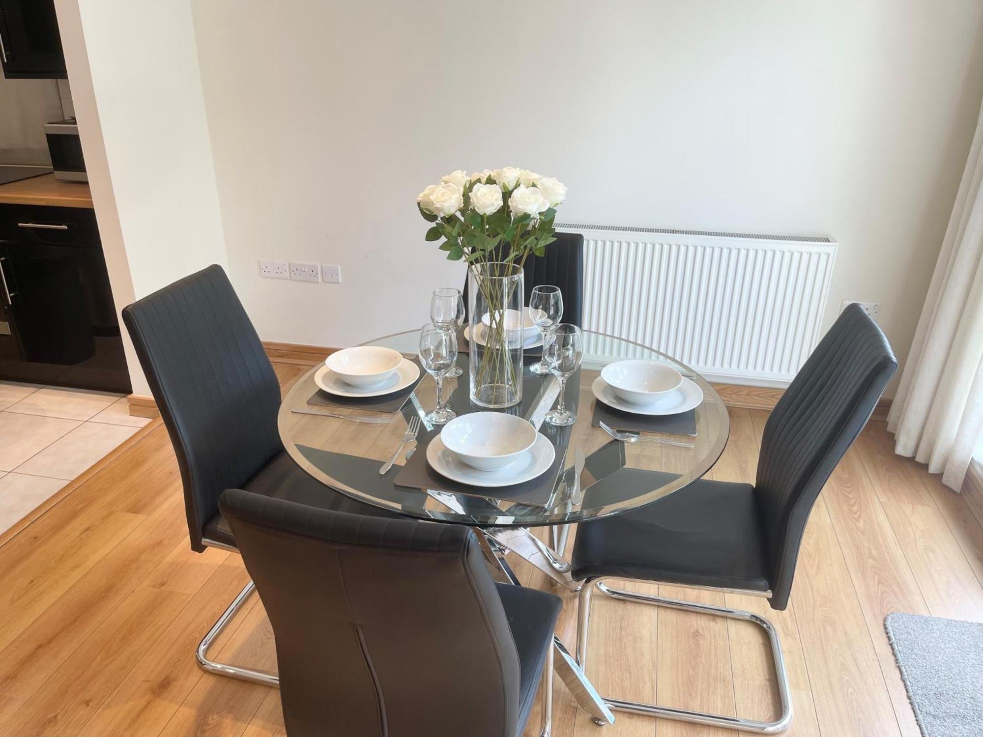 Blue Sky Apartments@Guildford Town Centre Экстерьер фото